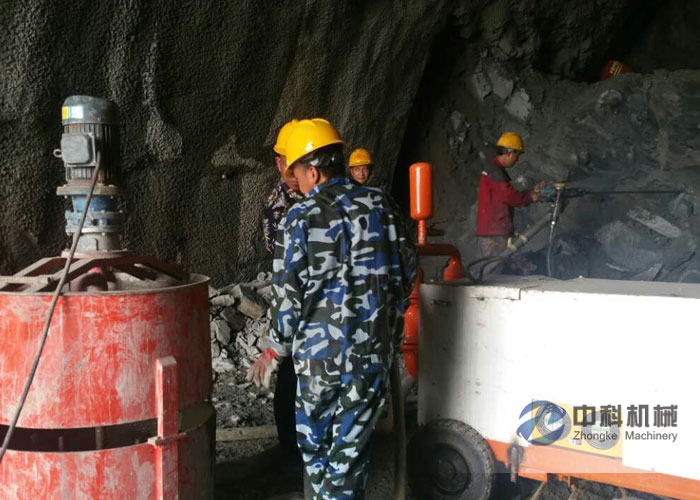 中鐵建大橋局商合杭高鐵隧道注漿施工現(xiàn)場(chǎng)-1