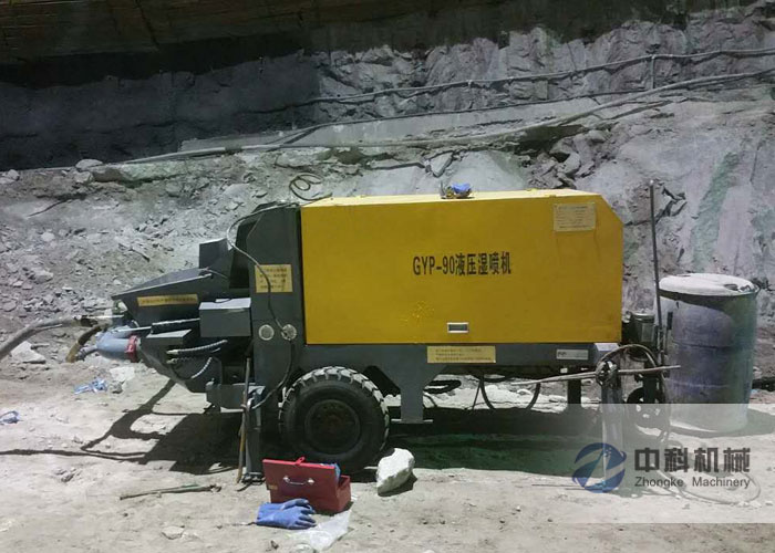 中國(guó)水電六局承建地下廠房系統(tǒng)工程液壓濕噴機(jī)施工現(xiàn)場(chǎng)-1