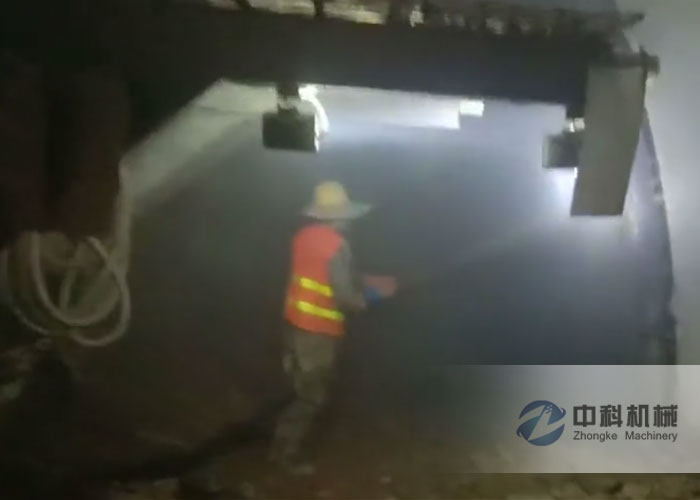 中鐵十八局車載式雙噴頭濕噴機施工現(xiàn)場-3