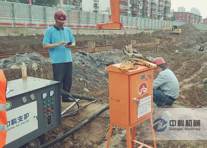 北京市政路橋集團(tuán)ZK700型混凝土濕噴機(jī)施工現(xiàn)場(chǎng)-2