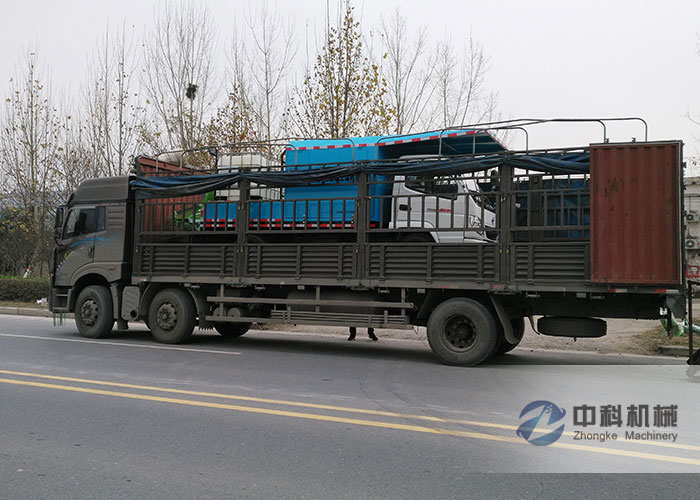 中鐵五局車載混凝土濕噴臺車發(fā)貨現(xiàn)場-0