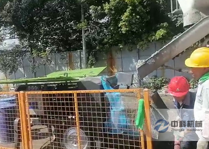 泵送式液壓濕噴機施工現(xiàn)場-2