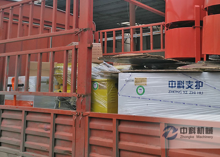 西安雙液注漿機(jī)、灰漿攪拌機(jī)、PZ-6噴漿機(jī)及噴漿機(jī)配件發(fā)貨現(xiàn)場