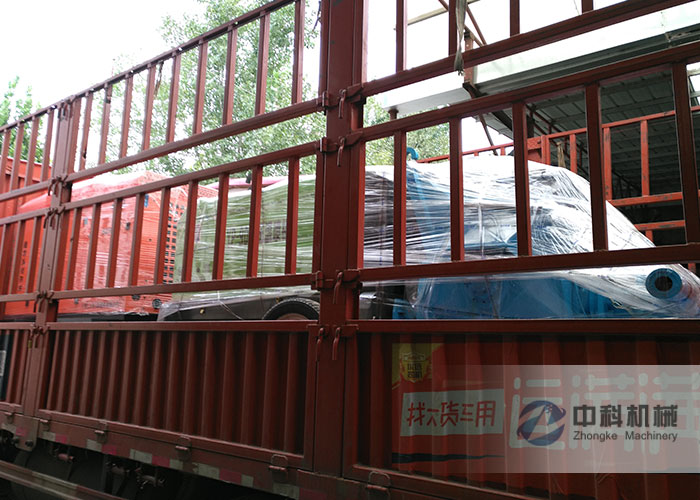 中鐵十九局液壓混凝土濕噴機、空壓機發(fā)貨現(xiàn)場-0