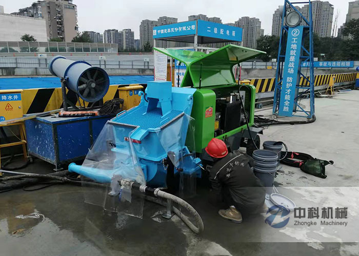 小型液壓泵送濕噴機施工現(xiàn)場-0