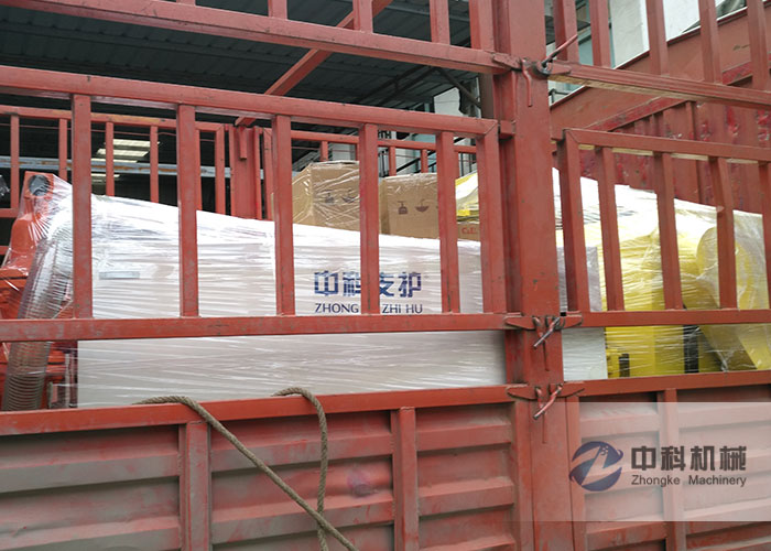 福州拱頂帶模注漿一體機(jī)、雙缸液壓砂漿泵發(fā)貨現(xiàn)場(chǎng)-0