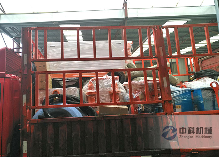 廣州雙液注漿機、水泥砂漿注漿機、PZ-6噴漿機發(fā)貨現(xiàn)場